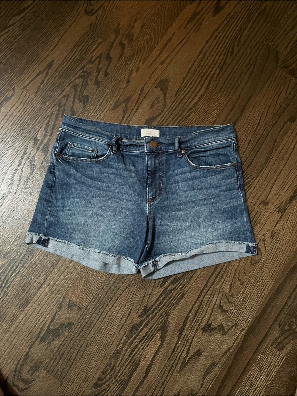 LOFT Blue Denim Mid-Rise Shorts size 8 EUC